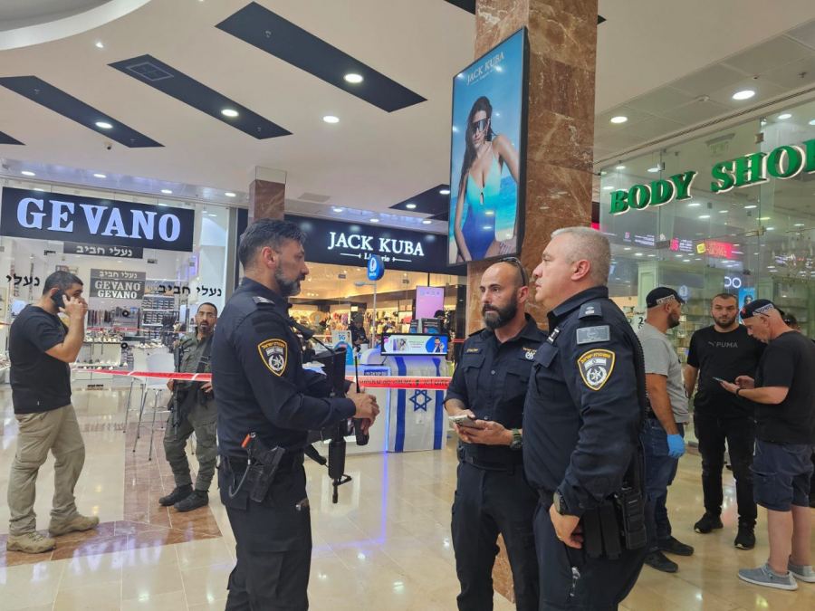  عملية طعن في كرميئيل : تصفية المنفذ وقتيل واصابة